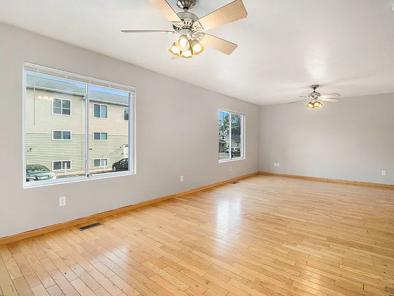 1126 Lafayette Ave — Photo 4