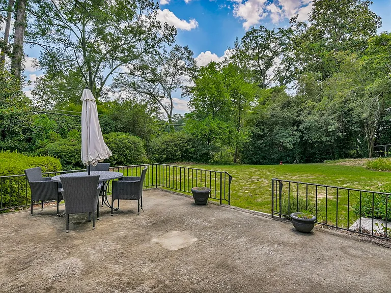 1 Leconte Ct — Photo 27