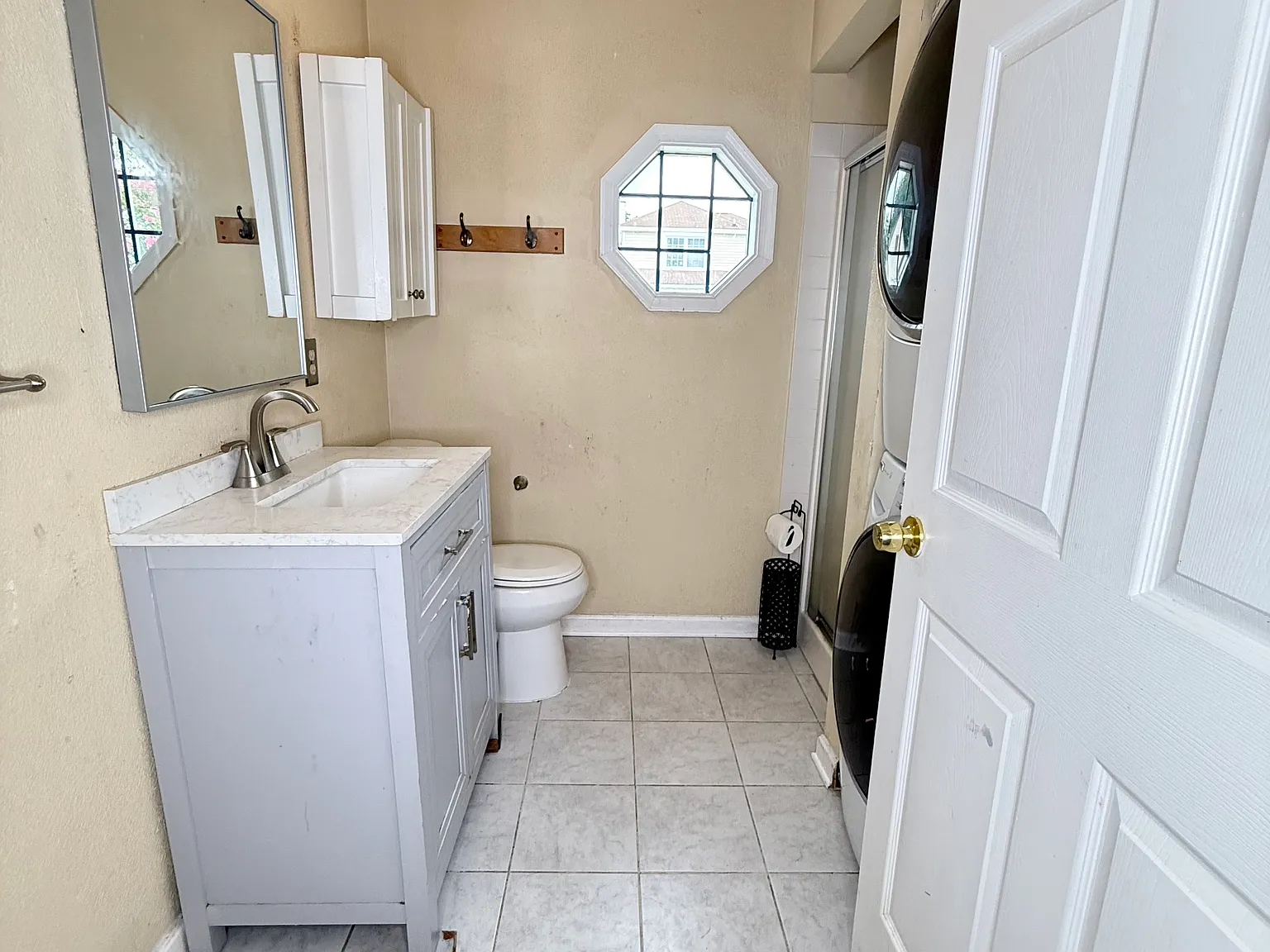 3 bed, 1700 sqft, $2,400 — Photo 4
