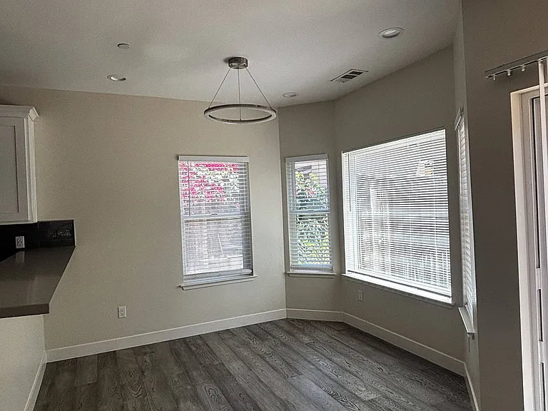 840 Civic Center Dr — Photo 11