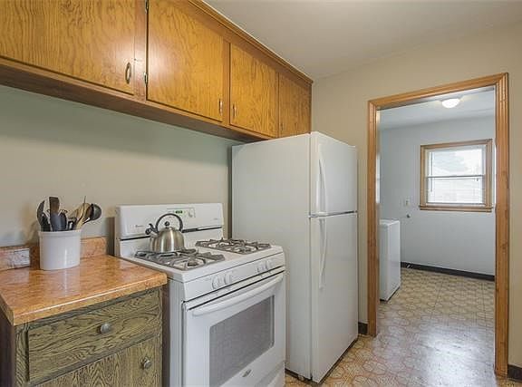 5th image of 6623 Melrose Ln