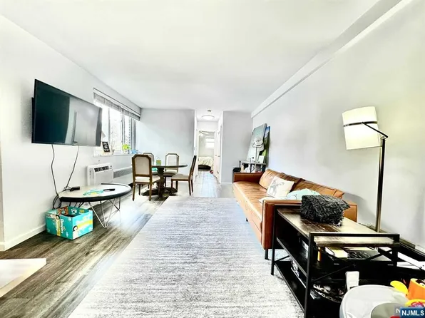 2345 Linwood Ave APT 6H, Fort Lee, NJ 07024