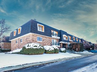 3851 N Parkway Dr APT 1I, Northbrook, IL 60062
