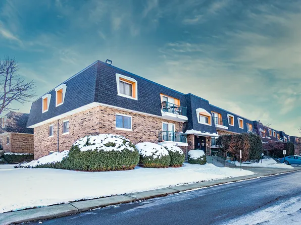 3851 N Parkway Dr, Northbrook, IL