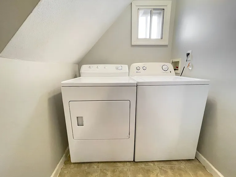 118 N Martin St — Photo 30