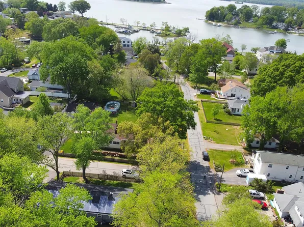 309 Lakeview Ave, Edgewater, MD 21037