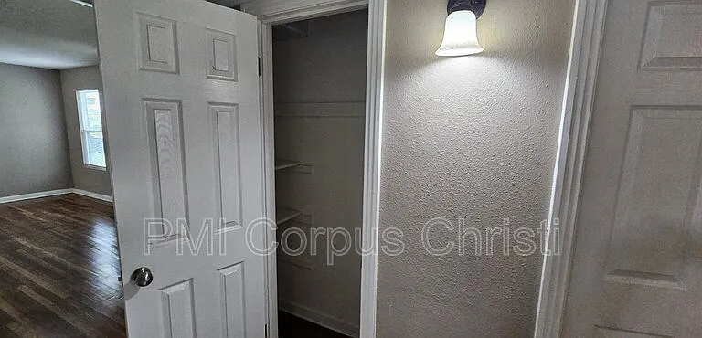 638 Sharon Dr — Photo 9
