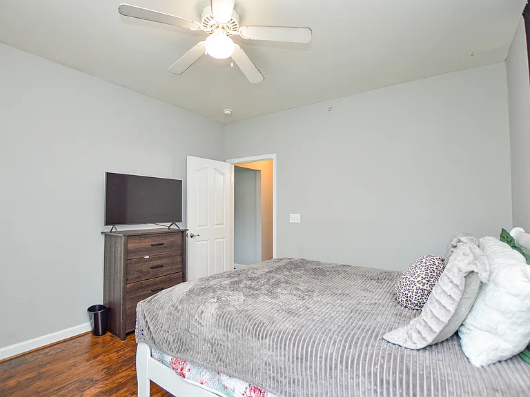 10663 Hill Point Ct — Photo 15
