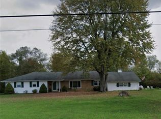 7800 Sumner Rd, Thompson, OH 44086