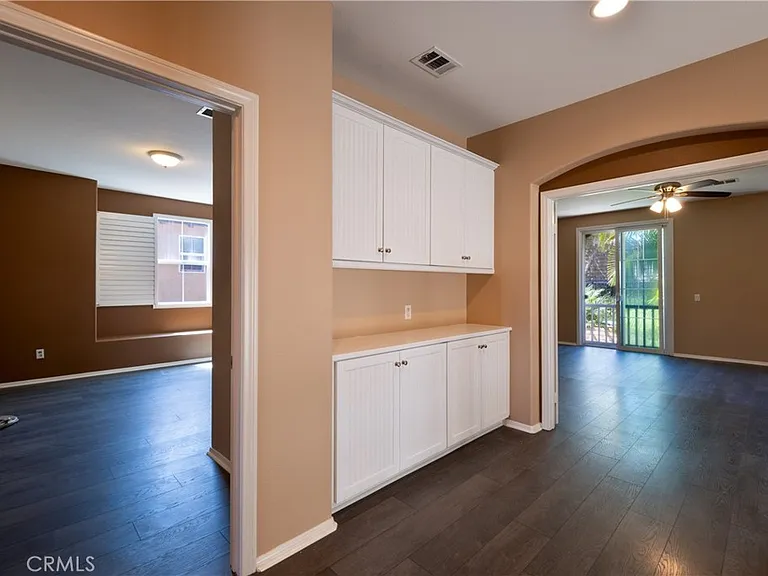 3513 W Hughes Ln — Photo 41