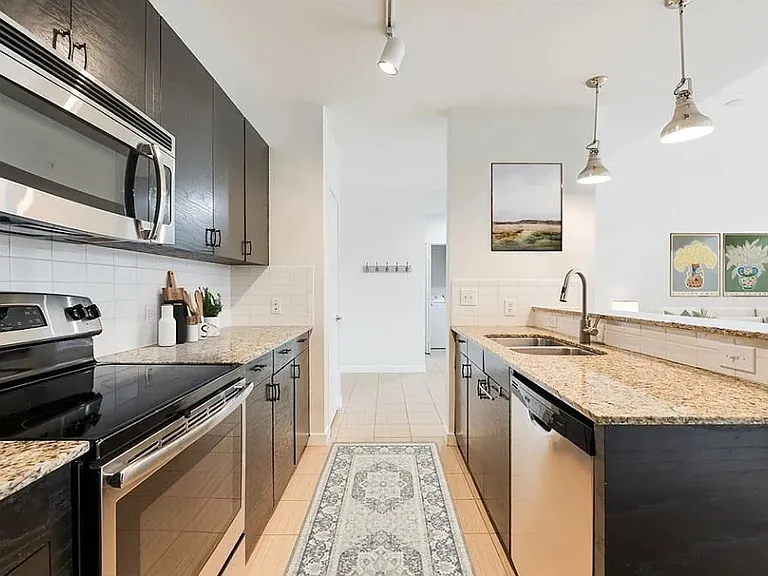 401 E Boyd St #205 — Photo 6