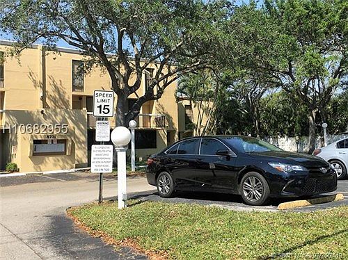 2nd image of 2821 SW 87th Ave APT 812