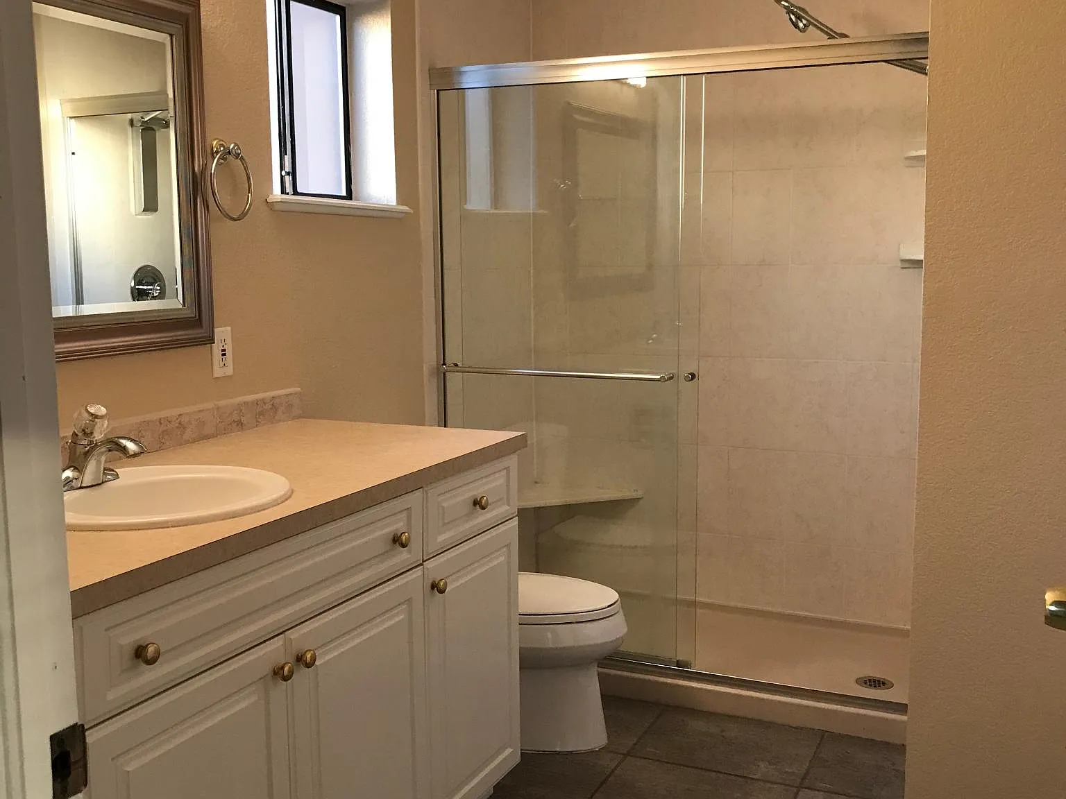 1 bed, 850 sqft, $1,750 — Photo 3