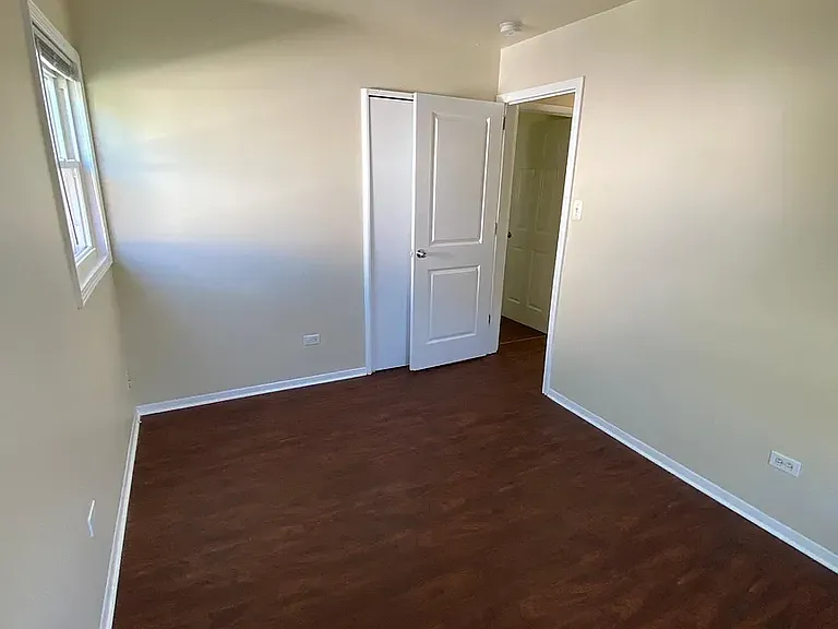 22249 Latonia Ln — Photo 6