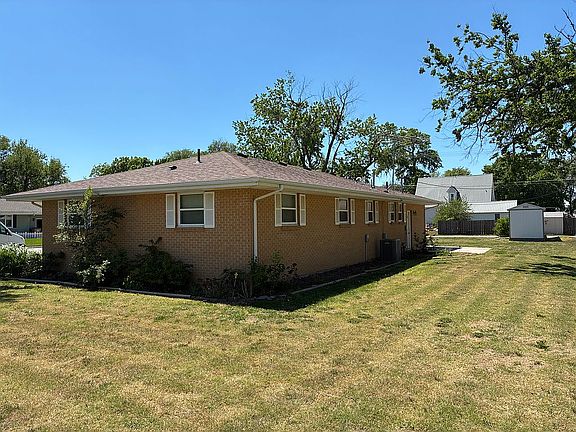 2nd image of 114 E Fracy Ave