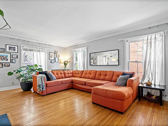 5th image of 5227 N Illinois St