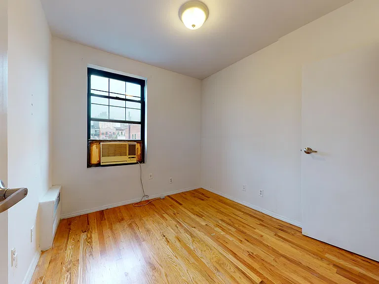 240 Waverly Pl #56 — Photo 8