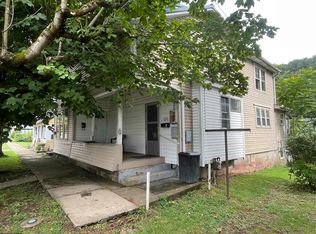 110 W 7th St, Weston, WV 26452