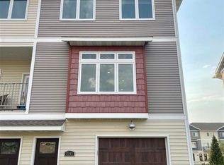 2161 Rolling Green Ln, North Mankato, MN 56003