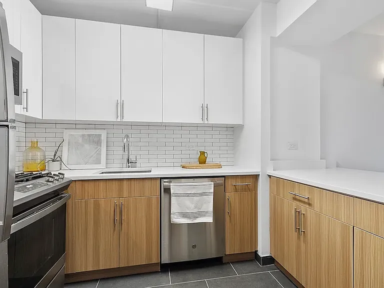 200 E 87th St #10A — Photo 3
