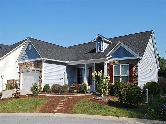 3rd image of 131 Creekwalk Ln