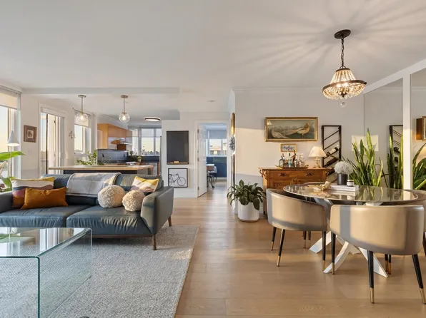 10 Laguna Ct Unit 1208, New Westminster, BC V3M 6W3