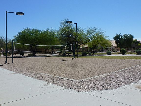 4th image of 913 N Kristin Ln