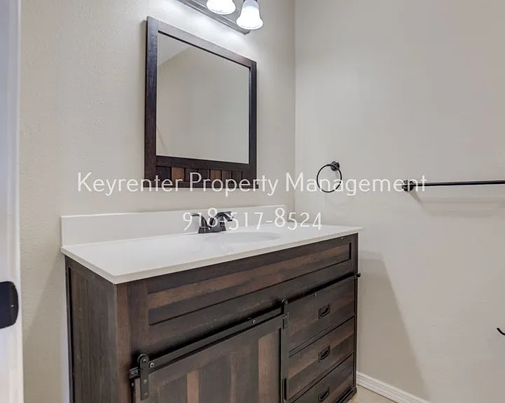 S 79th E Ave Duplex — Photo 39