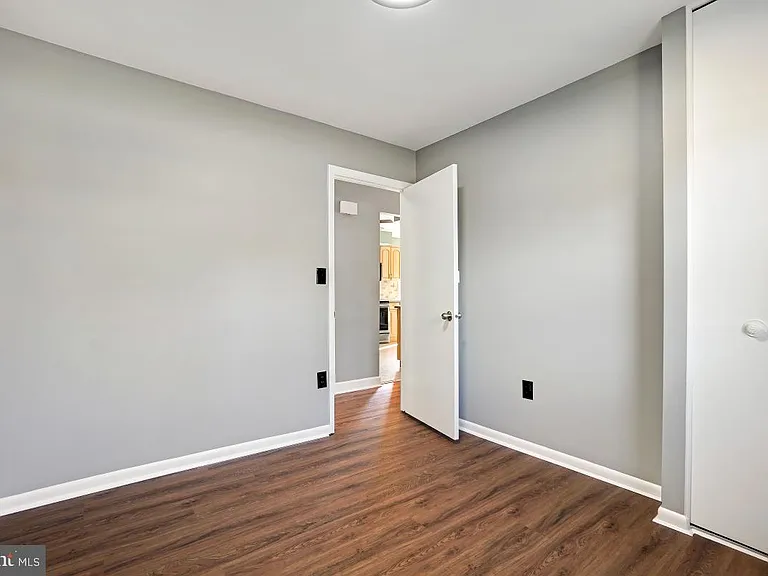 12316 Fountain Dr — Photo 18