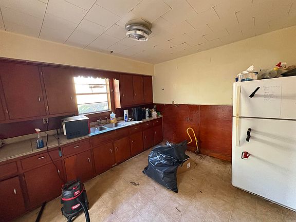 5th image of 132 Hansford St