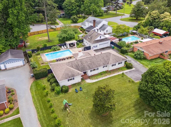 6700 Terry Ln, Charlotte, NC 28215