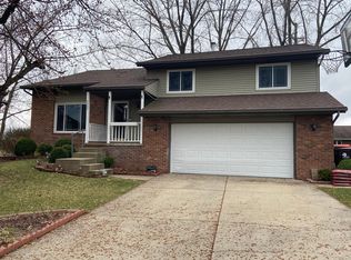 5505 N Cedarwilde Ct, Peoria, IL