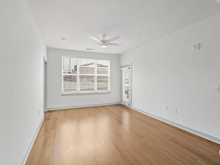 Allure Apartments — Photo 31