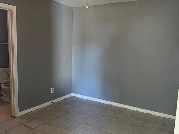 4th image of 920 S Bryan St #4