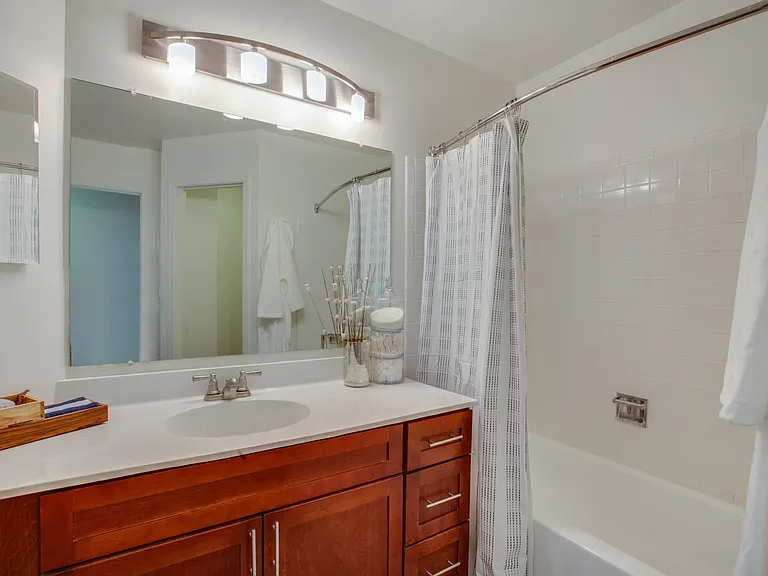 TGM Willowbrook — Photo 9