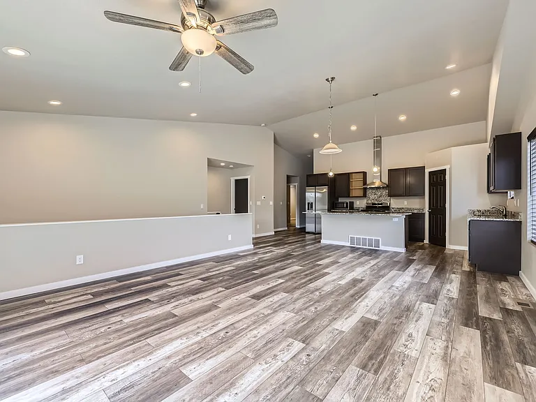 11111 Paradise Ln — Photo 2
