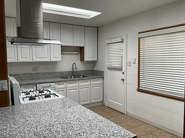 231 Market St — Photo 6