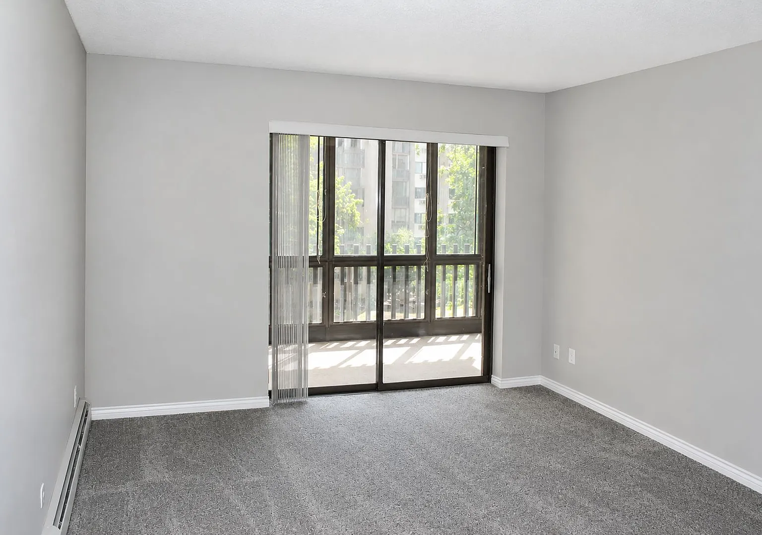 Heather Gardens 55+ Community 2 bedroom 2 bathroom condo! — Photo 2