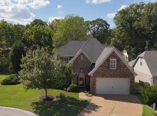 1703 Newton Oak Cir W, Memphis, TN 38117