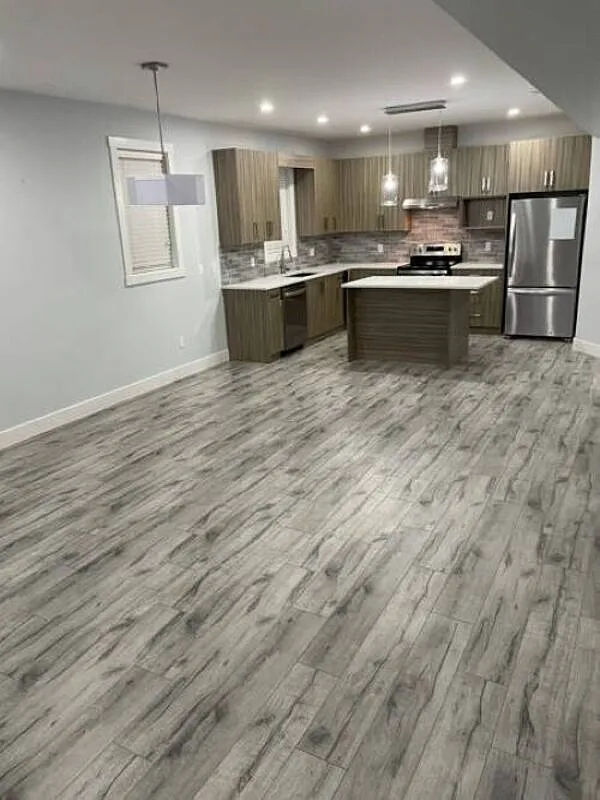 Building Photo - 834 Cadder Ave #3
