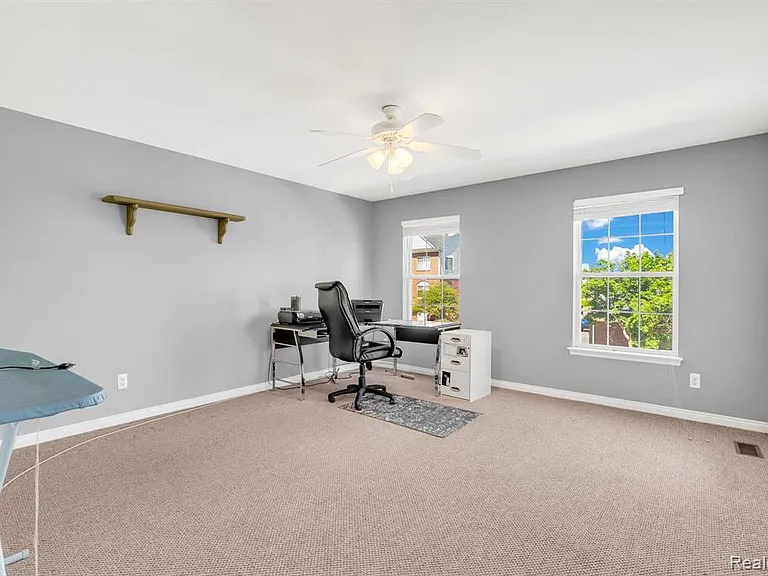 42682 Park Crescent Dr — Photo 31