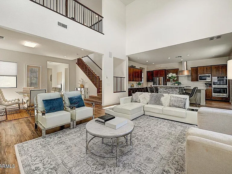 829 E Monte Way — Photo 4
