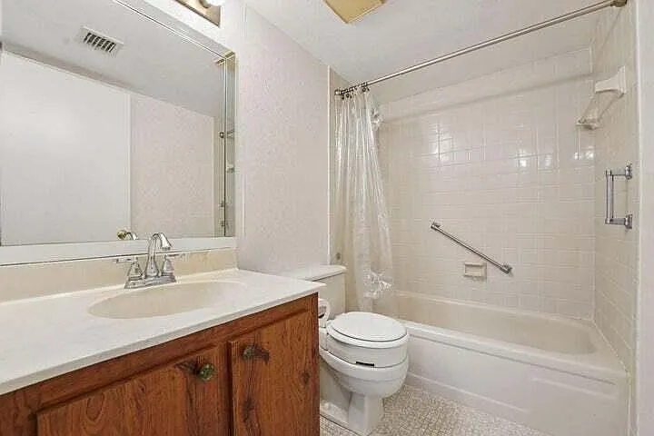 370 NW 76th Ave #104 — Photo 31