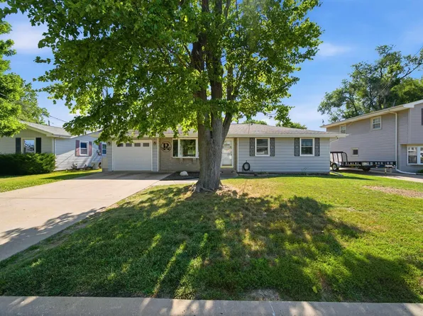 202 Winston Ln, Bartonville, IL 61607