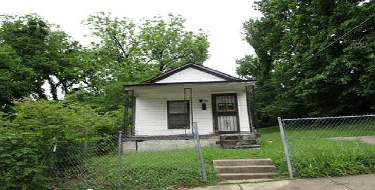 1st image of 118 W Frank Ave