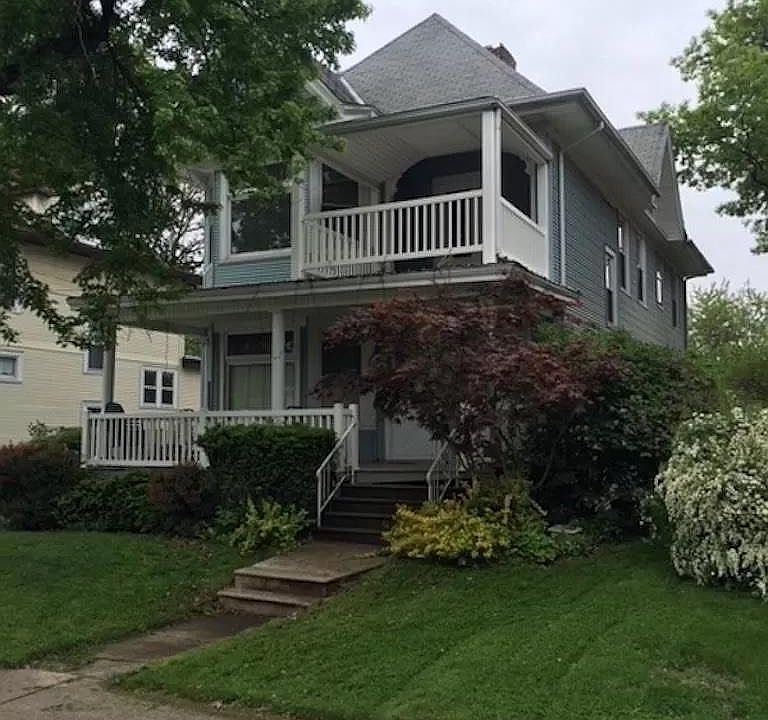 1st image of 1109 N Elmwood Ave #1109