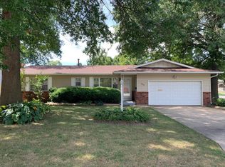 1207 S Prince Ln, Springfield, MO 65804