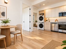 154 Scholes St, Brooklyn, NY