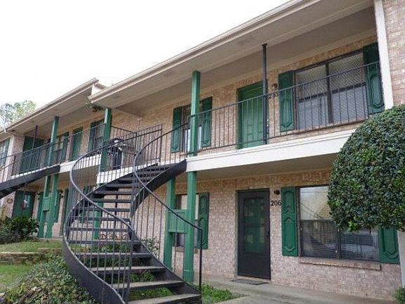 3rd image of 4133 NE Stallings Dr APT 205