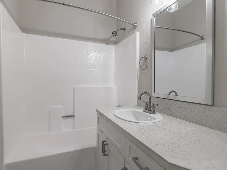 7918 Reseda Blvd — Photo 29